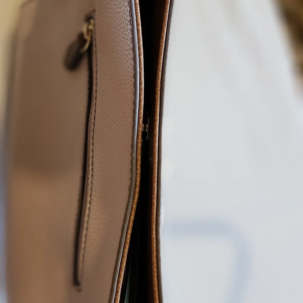 EUC Liz Claiborne Tote, Tan and Cream Purse, Liz Claiborne Purse, Two Toned Bag - Picture 15 of 16